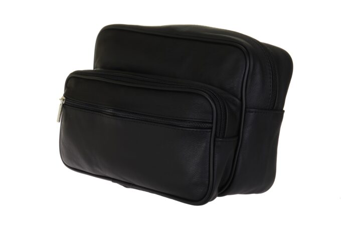 Adrianoss </br> <div class="adrianoss-model"> Kamil</div>