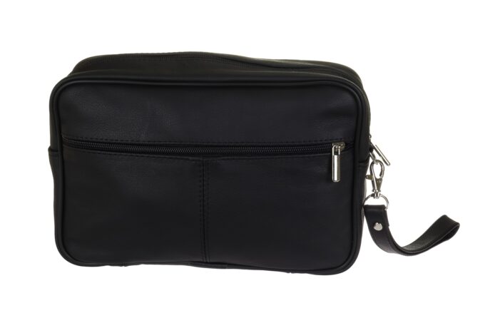 Adrianoss </br> <div class="adrianoss-model"> Kamil</div>