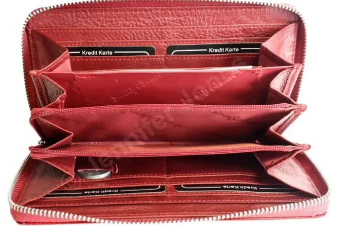 Jennifer Jones </br> <div class="adrianoss-model">5247-2</div>