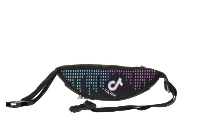 Adrianoss </br> <div class="adrianoss-model"> Tik Tok 1</div>