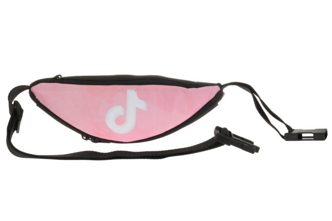 Adrianoss </br> <div class="adrianoss-model"> Tik Tok 4</div>