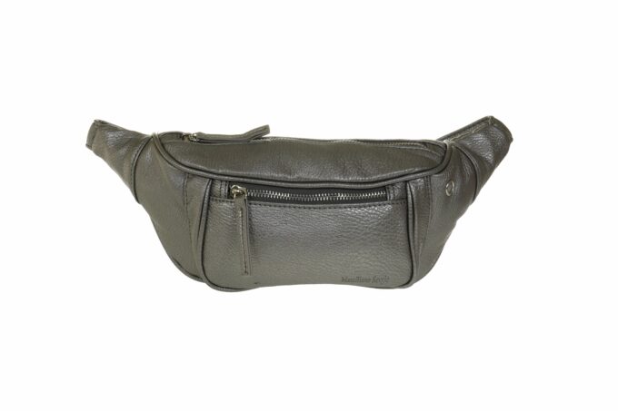 Massiliano Sergio</br> <div class="adrianoss-model"> C 102 </div>