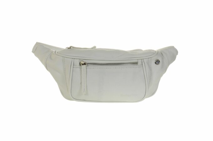 Massiliano Sergio</br> <div class="adrianoss-model"> C 102 </div>