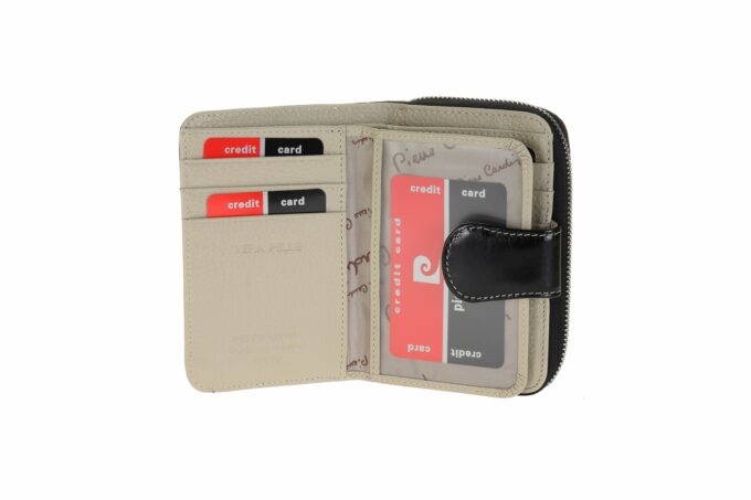 Pierre Cardin </br> <div class="adrianoss-model"> 01 - 115 LINE </div>