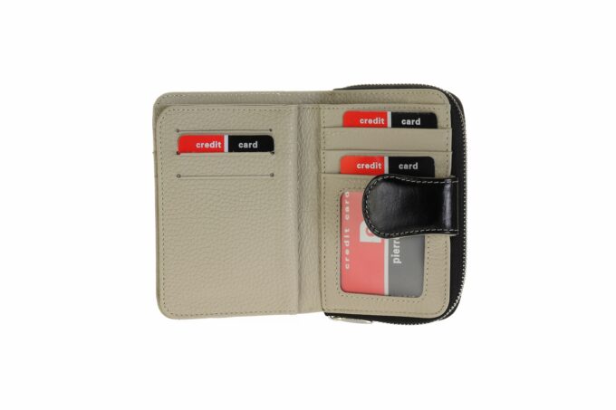 Pierre Cardin </br> <div class="adrianoss-model"> 01 - 115 LINE </div>