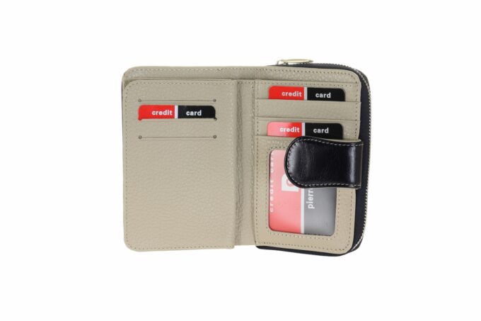 Pierre Cardin </br> <div class="adrianoss-model"> 01 - 115 LINE </div>