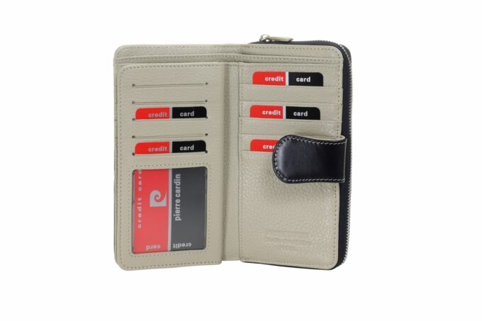 Pierre Cardin </br> <div class="adrianoss-model"> 01 - 116 LINE </div>