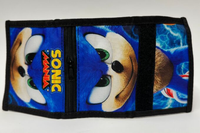 Adrianoss </br> <div class="adrianoss-model"> SONIC </div>