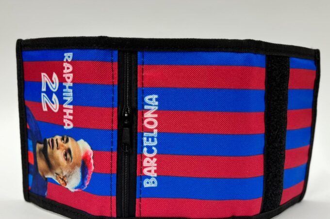 Adrianoss </br> <div class="adrianoss-model"> RAPHINA</div>