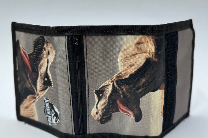 Adrianoss </br> <div class="adrianoss-model"> JURASSIC PARK </div>