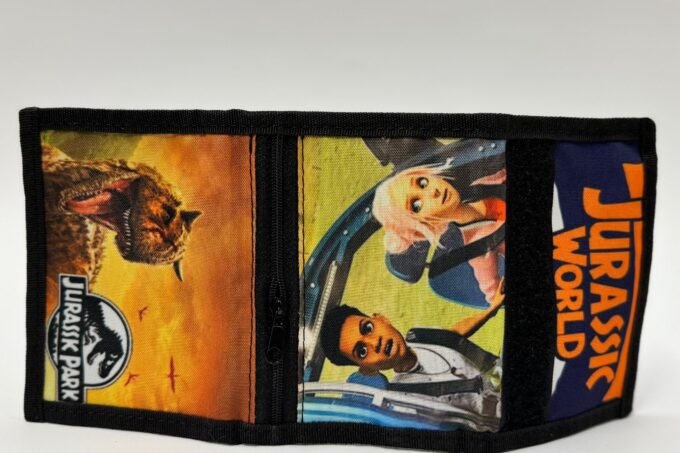 Adrianoss </br> <div class="adrianoss-model"> JURASSIC PARK </div>