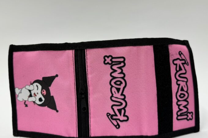 Adrianoss </br> <div class="adrianoss-model"> KUROMI </div>