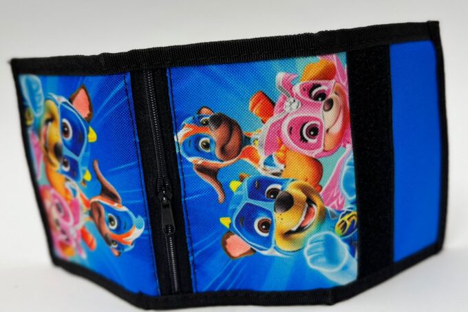 Adrianoss </br> <div class="adrianoss-model"> PAW PATROL </div>