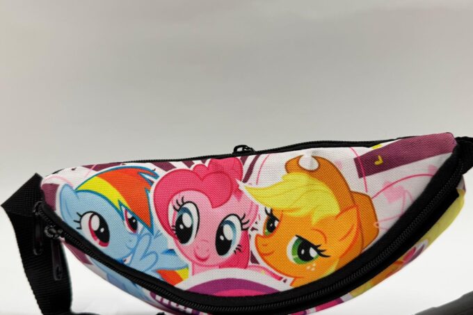 Adrianoss </br> <div class="adrianoss-model"> MY LITTLE PONY</div>