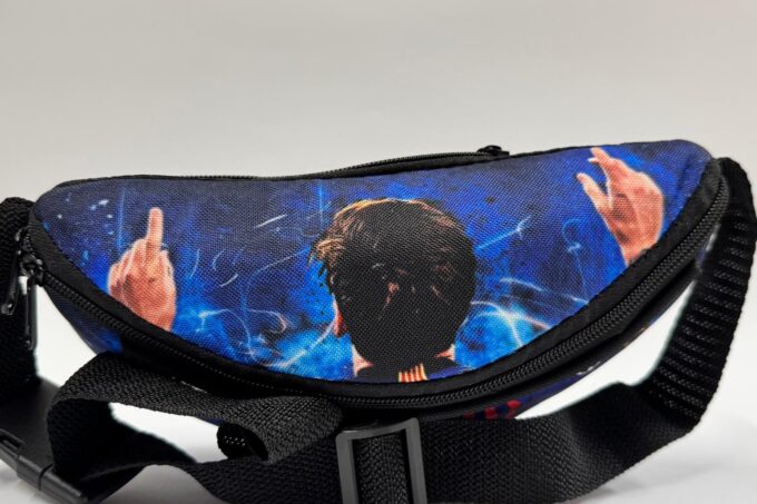 Adrianoss </br> <div class="adrianoss-model"> MESSI</div>