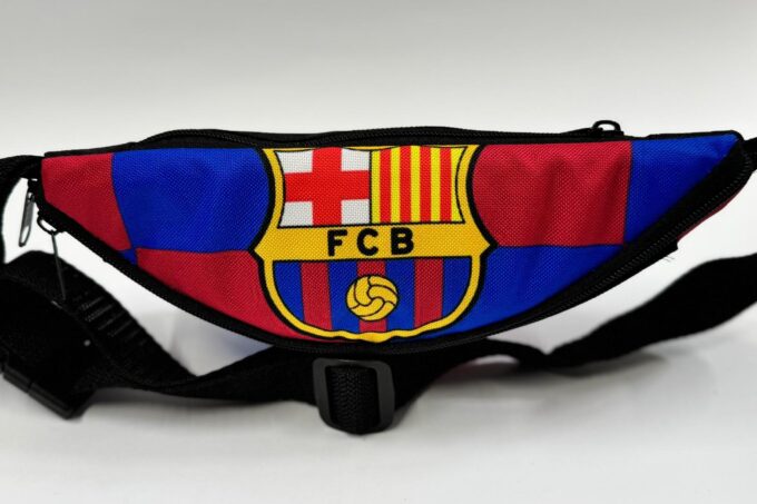 Adrianoss </br> <div class="adrianoss-model"> FCB</div>