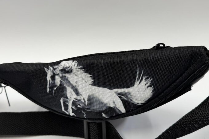 Adrianoss </br> <div class="adrianoss-model"> HORSE</div>