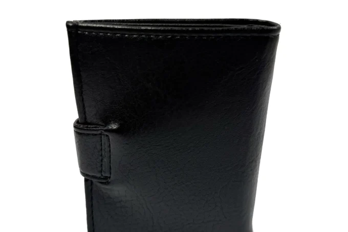 Adrianoss </br> <div class="adrianoss-model"> 14ad </div>