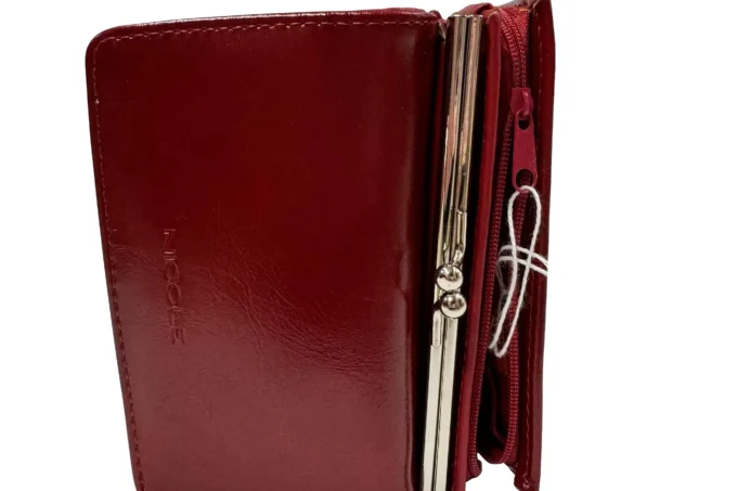 Nicole</br> <div class="adrianoss-model"> 1013 </div>