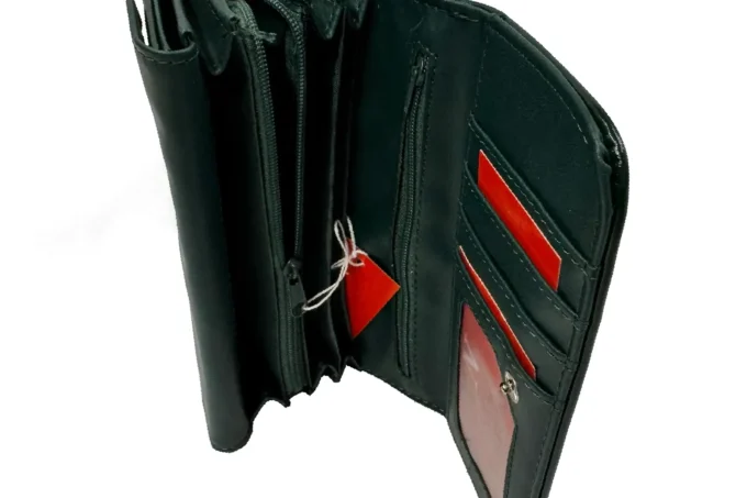 Nicole</br> <div class="adrianoss-model"> 2005-27a </div>