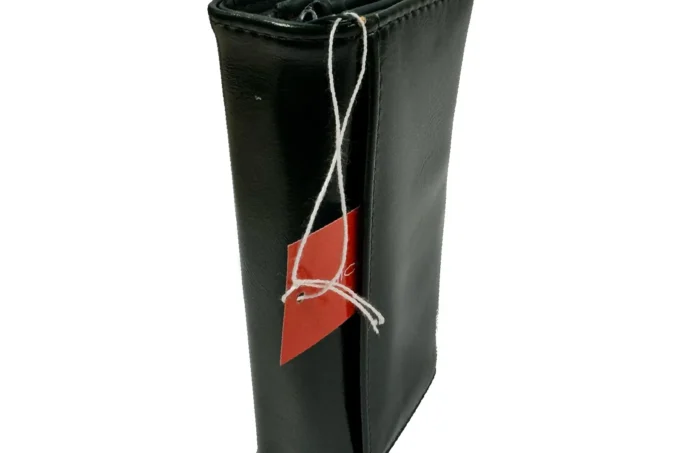 Nicole</br> <div class="adrianoss-model"> 2005-27a </div>