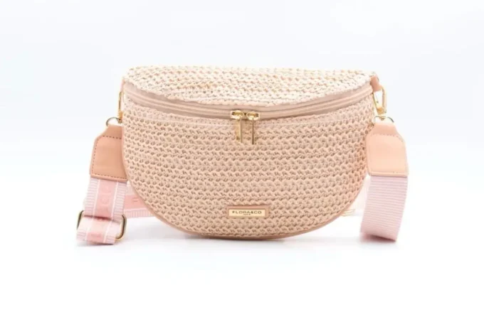 Flora </br> <div class="adrianoss-model"> 1073 </div>