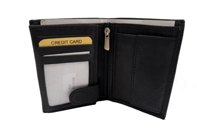 Wild Nicolas</br> <div class="adrianoss-model"> 322 </div>