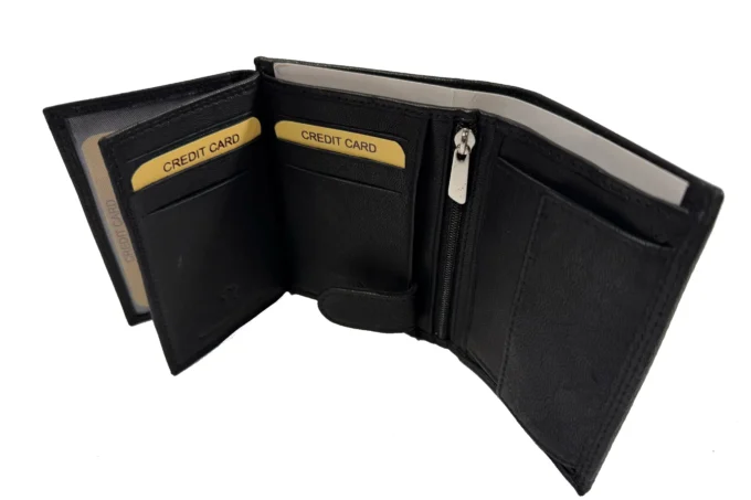 Wild Nicolas</br> <div class="adrianoss-model"> 322 </div>