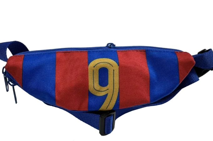 Adrianoss </br> <div class="adrianoss-model"> Lewandowski </div>