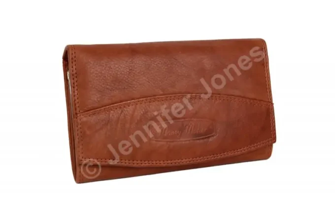 Jennifer Jones </br> <div class="adrianoss-model"> 12131B </div>