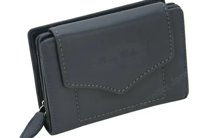 Jennifer Jones </br> <div class="adrianoss-model">528 </div>