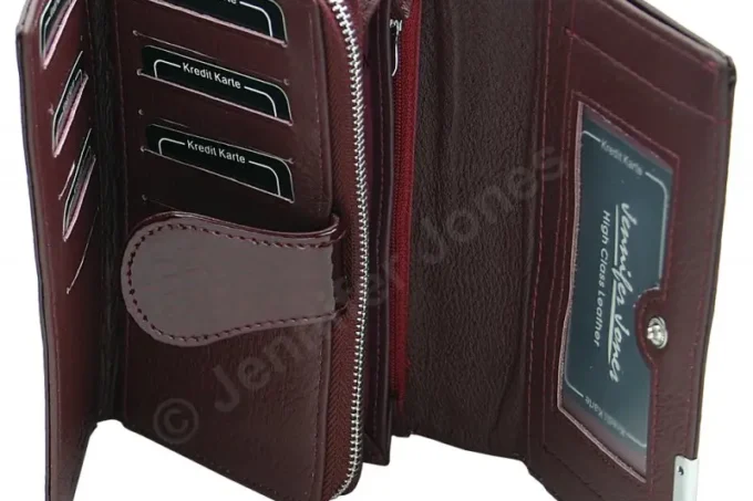 Jennifer Jones </br> <div class="adrianoss-model">5261-2 </div>