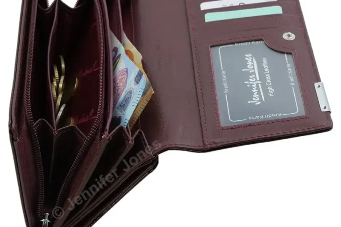 Jennifer Jones </br> <div class="adrianoss-model"> 5199-2 </div>