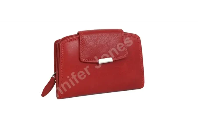 Jennifer Jones </br> <div class="adrianoss-model">12126B </div>