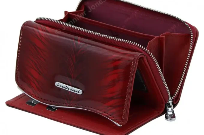 Jennifer Jones </br> <div class="adrianoss-model">5245-11</div>