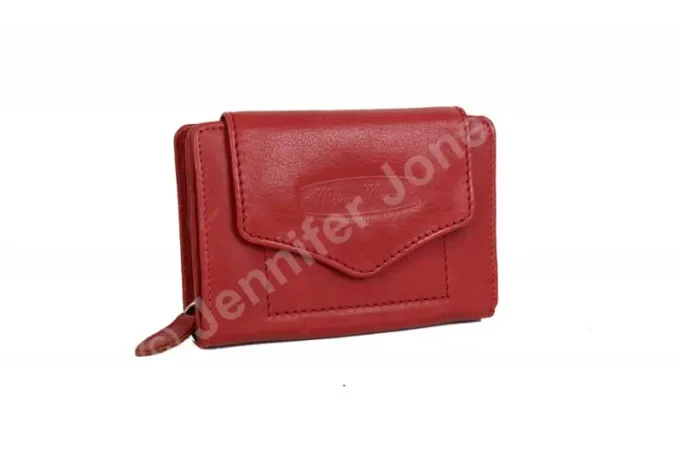 Jennifer Jones </br> <div class="adrianoss-model">528 </div>