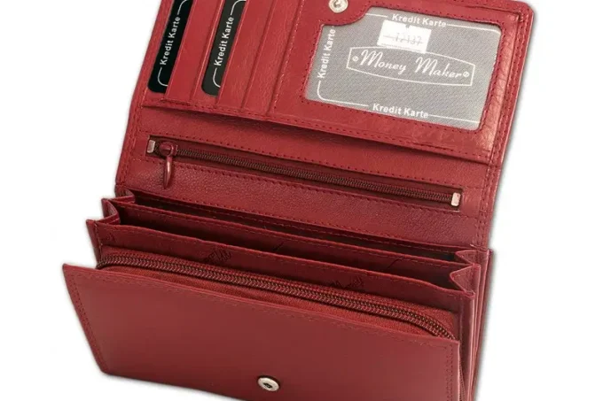 Jennifer Jones </br> <div class="adrianoss-model">12137B </div>