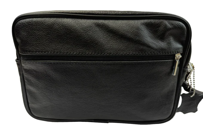 Adrianoss </br> <div class="adrianoss-model"> Michał D </div>