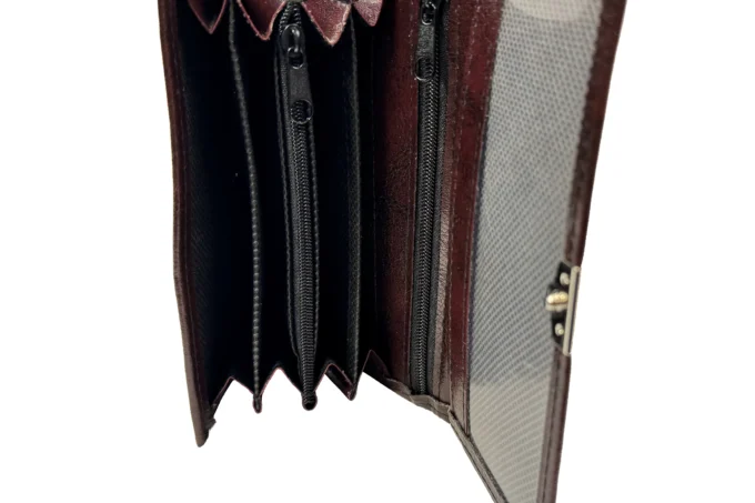 Adrianoss </br> <div class="adrianoss-model"> ADK </div>