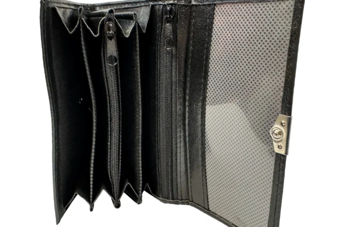 Adrianoss </br> <div class="adrianoss-model"> ADK </div>