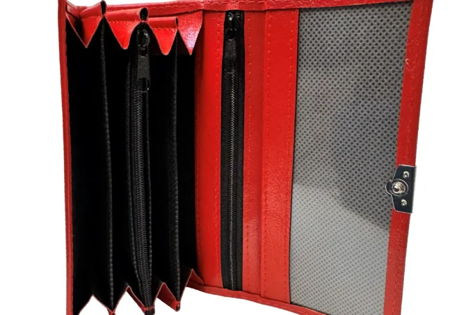 Adrianoss </br> <div class="adrianoss-model"> ADM </div>