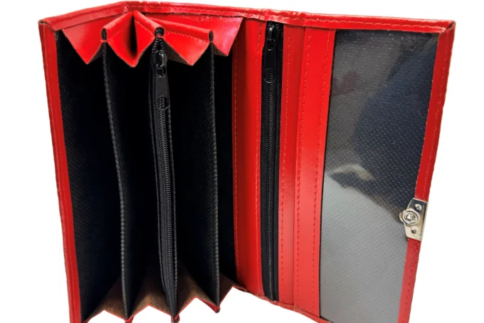 Adrianoss </br> <div class="adrianoss-model"> ADD </div>