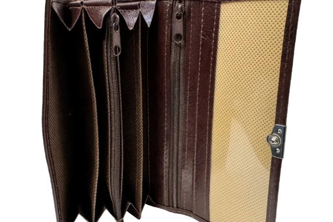 Adrianoss </br> <div class="adrianoss-model"> ADD </div>