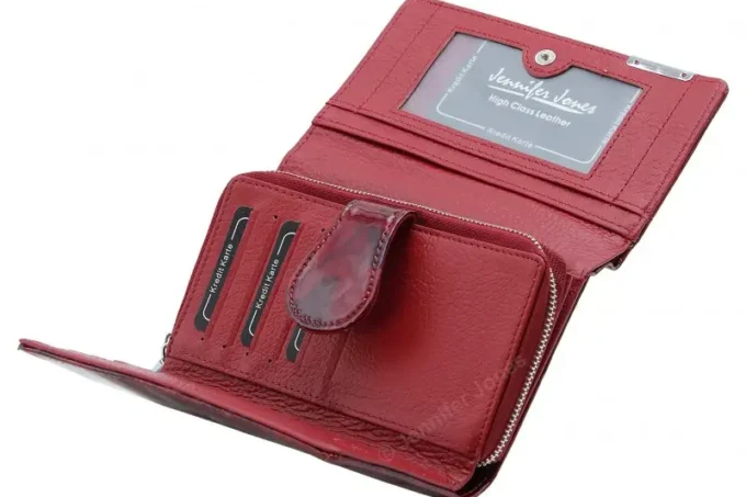 Jennifer Jones </br> <div class="adrianoss-model">5261-14 </div>