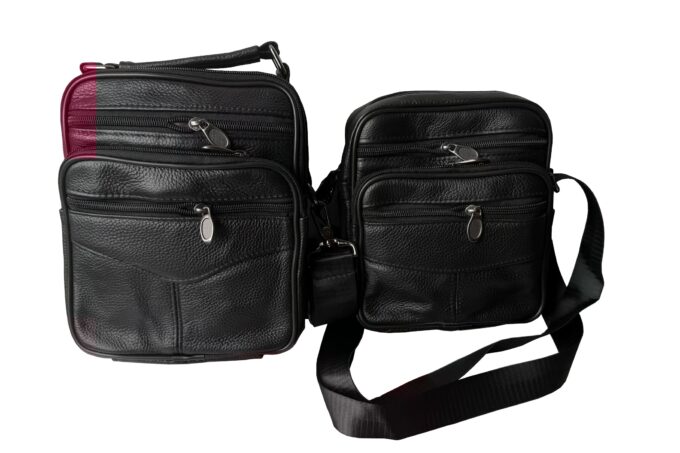 Adrianoss </br> <div class="adrianoss-model"> 109-8604 black </div>