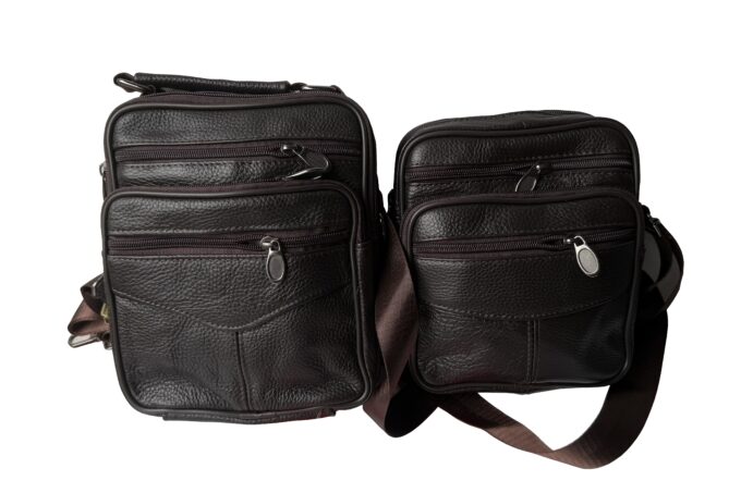 Adrianoss </br> <div class="adrianoss-model"> 109-8604 brown </div>