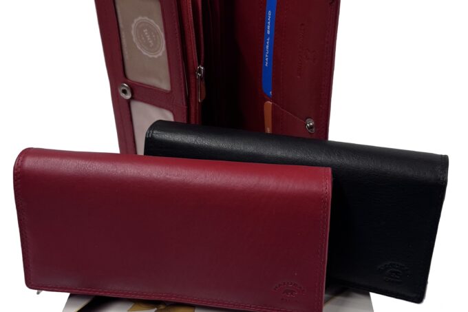 Natural Brand </br> <div class="adrianoss-model">#007</div>