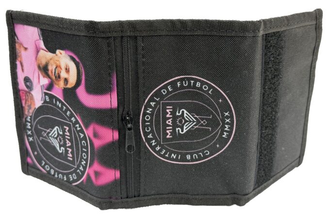 Adrianoss </br> <div class="adrianoss-model"> Miami</div>