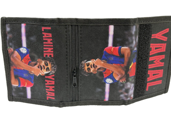 Adrianoss </br> <div class="adrianoss-model"> LAMINE YAMAL </div>