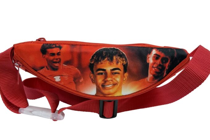 Adrianoss </br> <div class="adrianoss-model"> Lamine Yamal</div>